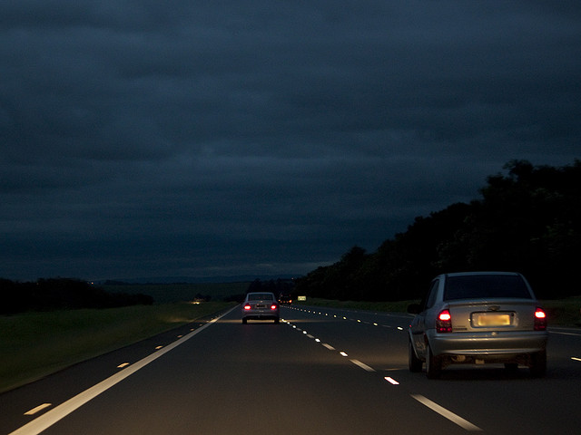 6 Dicas para viajar de carro a noite