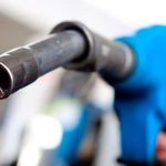 Encher o combustível até a boca causa problema?